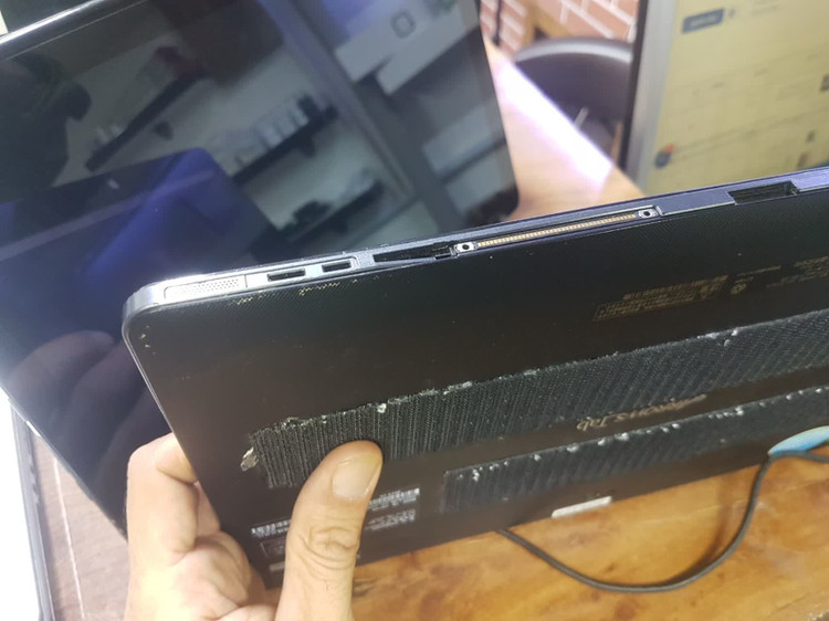 تبلت فوجیتسو استایلیستیک Q704 تاچ شکسته بعلاوه داکت