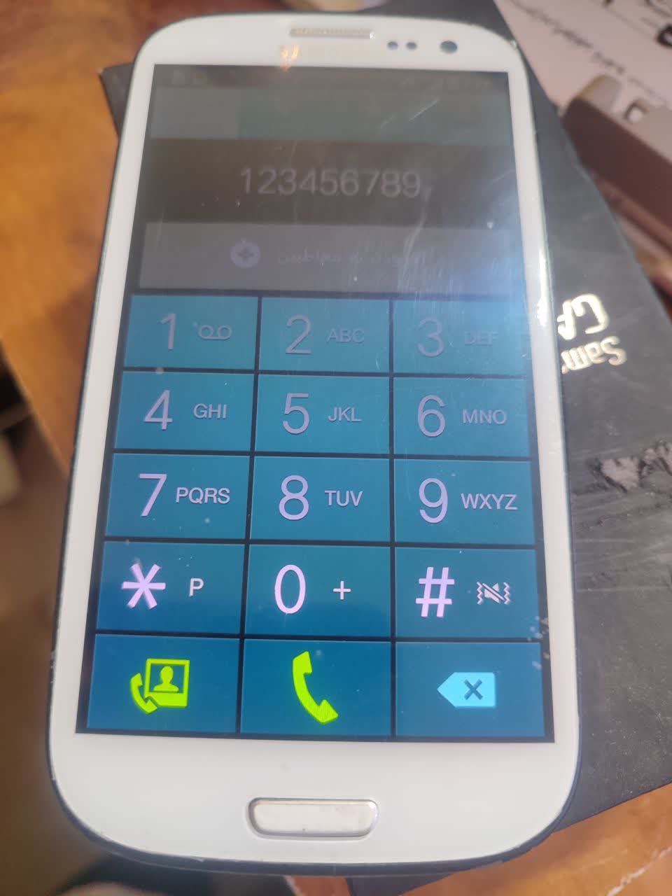 گوشی گلکسی اس 3 I9300  سامسونگ با هاله روی ال سی دی